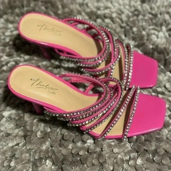 Thalia Sodi Star studded ⭐️ Women’s size 8US - Picture 3 of 8